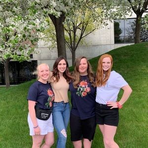 Meet your Posher, Marissa